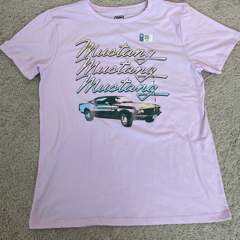 Never worn, great condition!